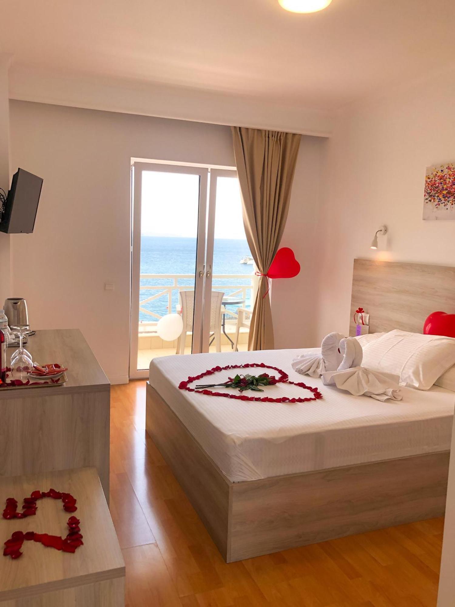 Sun N Blue Hotel Saranda Extérieur photo